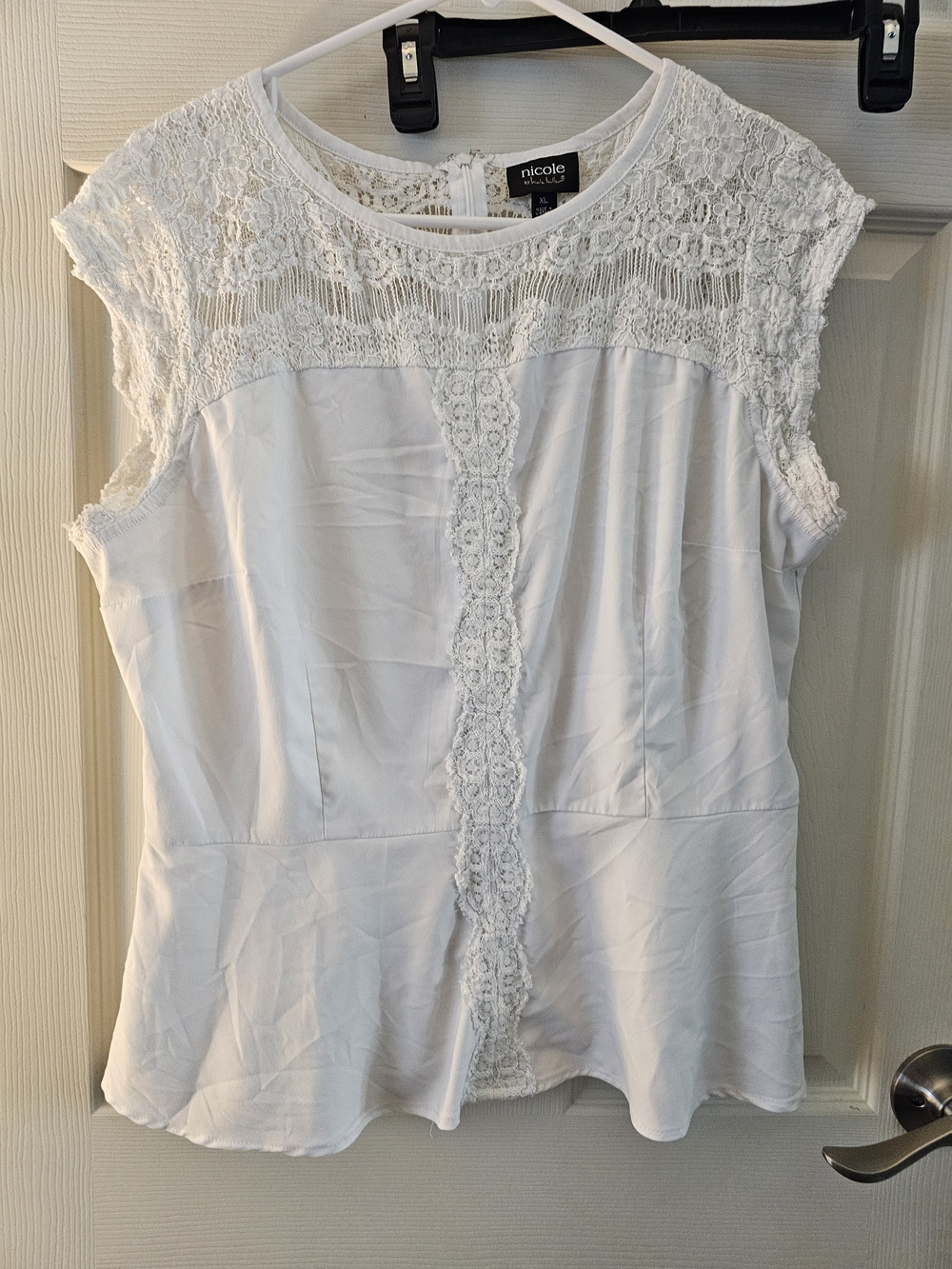 Nicole Miller White Lace Panel Cap Sleeve Top